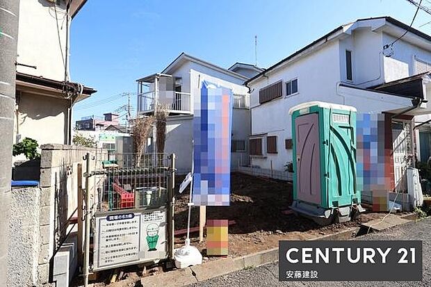 防犯カメラや電子キー、TVモニター付インターホン等が備わったセキュリティ面安心の邸宅