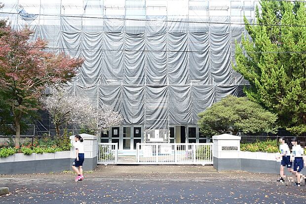 所沢市立美原中学校まで1874m