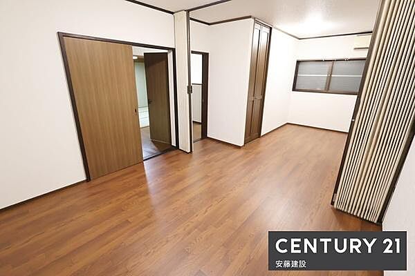 【　子ども部屋（間仕切可)　/　10帖　】将来の家族人数に応じて間取り変更可能なフレキシブルルーム！