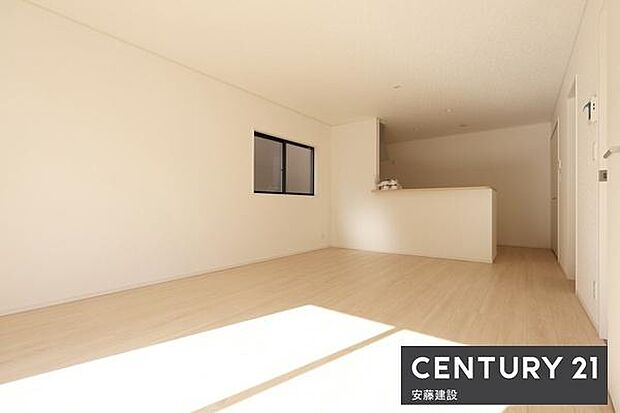 【　リビング　/　17帖　】家族みんながゆったりくつろげそうなLDK一日の大半を過ごす部屋だからこそ過ごしやすい空間にこだわりたいですね！