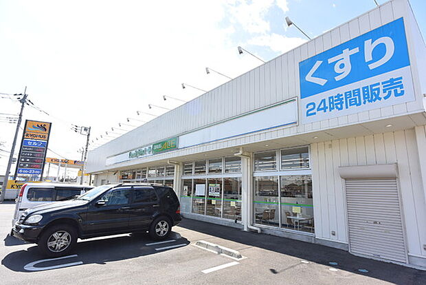 ファミリーマートドラッグエース広瀬東店まで800m