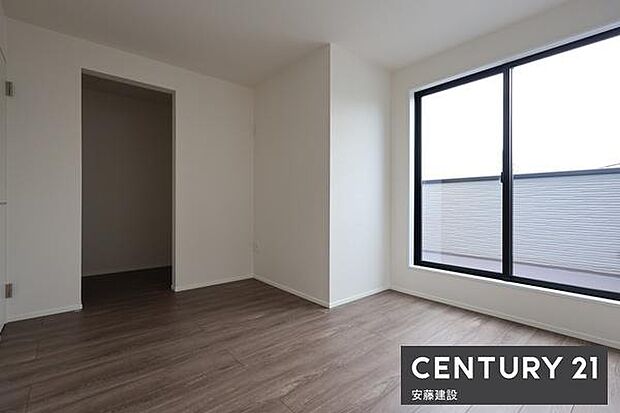 【　子供部屋+WIC　/　7.9帖　】お好きな家具を自由にレイアウトできる広さの洋室お子様にもちょうどいいサイズのお部屋！