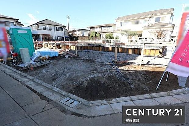 【　駐車場　/　parking　】並列2台可能な駐車スペースご夫婦それぞれのお車をお家の前に停めることができます