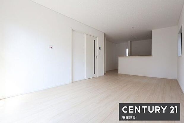 【 リビング / 17.7帖 】家族みんながゆったりくつろげそうなLDK一日の大半を過ごす部屋だからこそ過ごしやすい空間にこだわりたいですね!