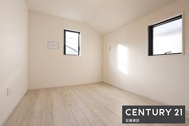 【　子供部屋　/　6帖　】お好きな家具を自由にレイアウトできる広さの洋室お子様にもちょうどいいサイズのお部屋です！