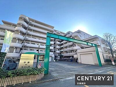 外観:室内綺麗にお使いの3LDK!植物でプライバシー確保もばっちりな、陽当の良い専用庭付き! 外観:室内綺麗にお使いの3LDK!植物でプライバシー確保もばっちりな、陽当の良い専用庭付き!