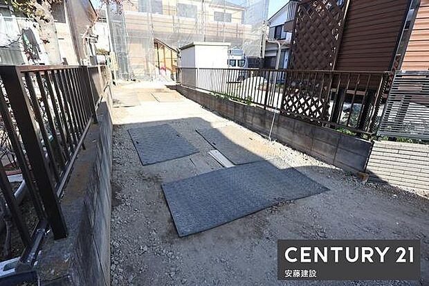 【　駐車場　/　parking　】