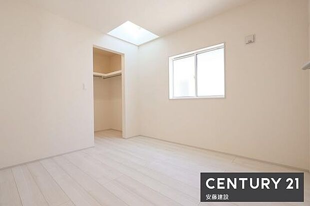 【 子供部屋+WIC / 5.25帖 】お好きな家具を自由にレイアウトできる広さの洋室お子様にもちょうどいいサイズのお部屋です!