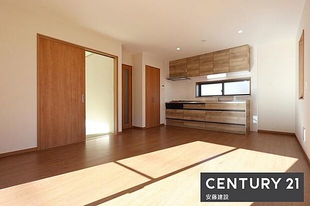 コンビニ徒歩約4分、買い忘れがあっても安心の環境