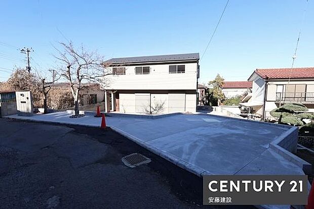 【　駐車場　/　parking　】並列2台可能な駐車スペース