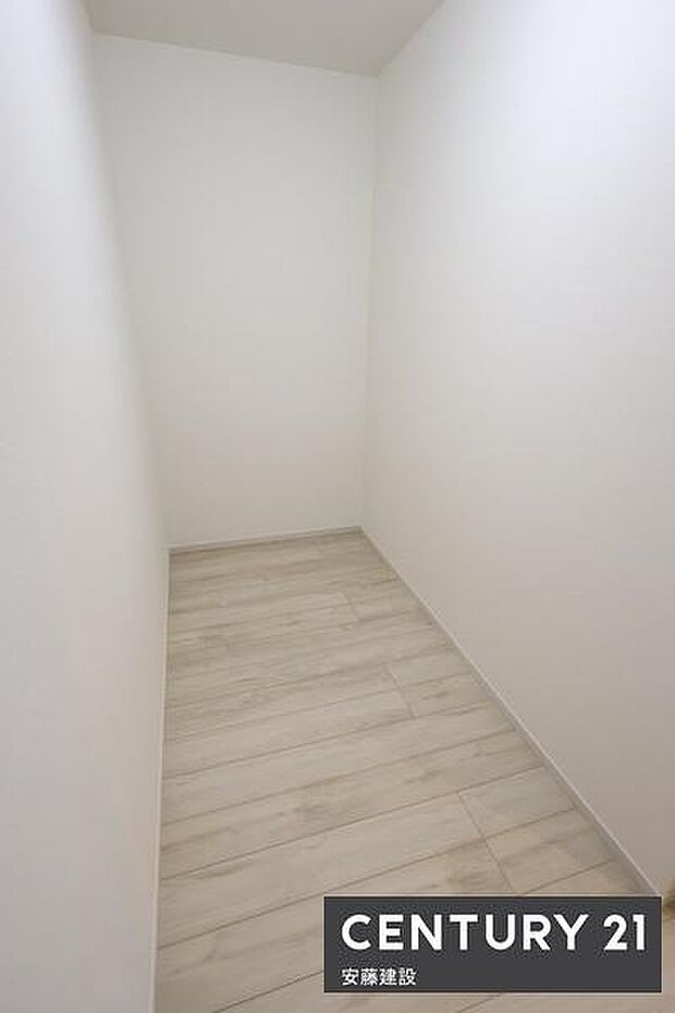 【　WIC　】季節物の衣類や家電、旅行バッグ・スポーツ用品などの収納もできて大変便利！