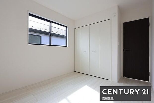 【 子供部屋 / 5.25帖 】お好きな家具を自由にレイアウトできる広さの洋室お子様にもちょうどいいサイズのお部屋です!