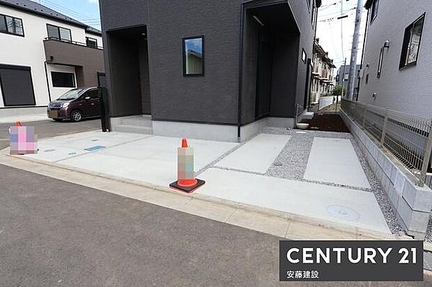 【 駐車場 / parking 】駐車2台可能なスペース