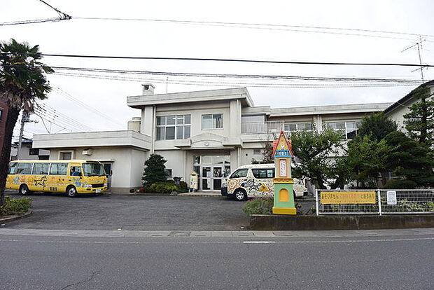 金剛幼稚園まで801m