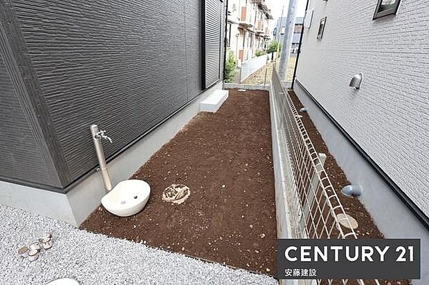 【 庭 / Garden 】物置やお庭としても活用できるスペース