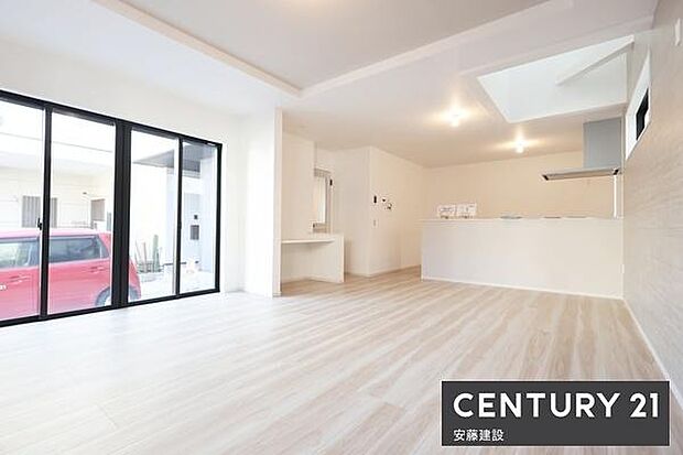 【　リビング　/　20.2帖　】家族みんながゆったりくつろげそうなLDK一日の大半を過ごす部屋だからこそ過ごしやすい空間にこだわりたいですね！