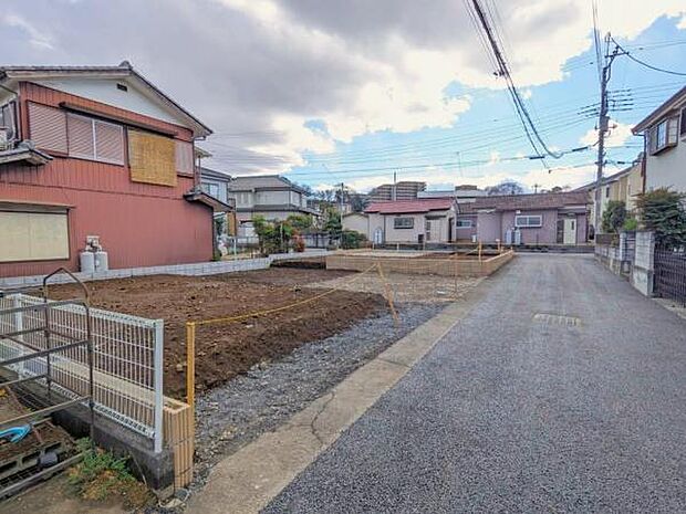 玄関スマートキーや食洗機、洗面台にオープンサニタリーなど設備・収納充実な邸宅