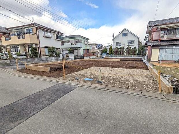 【 駐車場 / parking 】並列2台可能な駐車スペース