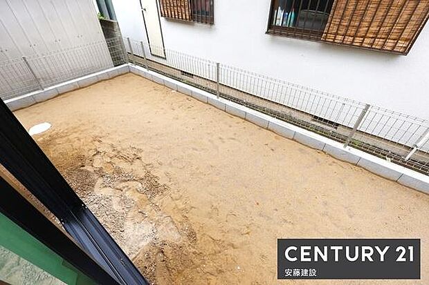 【 庭 / Garden 】ガーデニングや家庭菜園など楽しみが広がるスペース