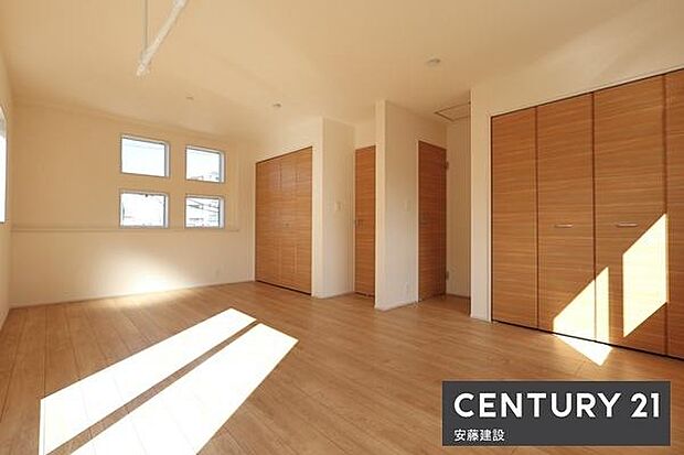 【　寝室（間仕切可)　/　11帖　】間仕切りを作れば2部屋にもなるフレキシブルルーム！将来の家族人数に応じて変更可能な設計