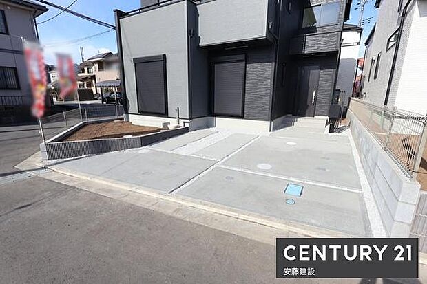 【　駐車場　/　parking　】並列2台可能な駐車スペース