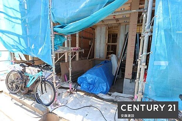 【　駐車場　/　parking　】愛車を雨風から守るビルトインガレージ