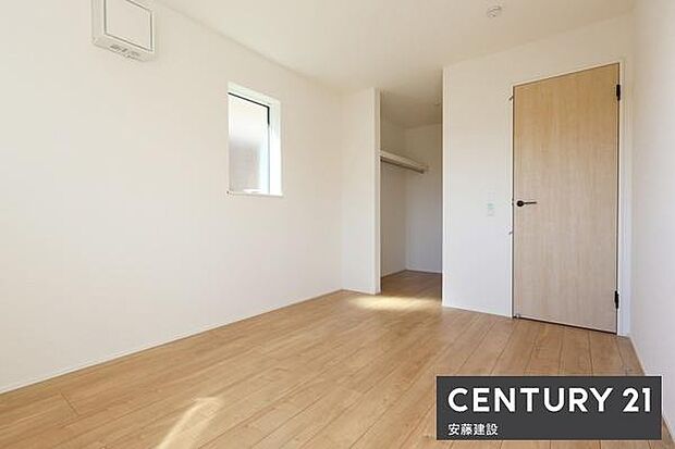 【 子供部屋 / 6帖 】お好きな家具を自由にレイアウトできる広さの洋室お子様にもちょうどいいサイズのお部屋です!