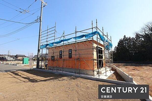 20.25帖の広々としたリビングや、WIC・パントリー等の収納豊富な邸宅