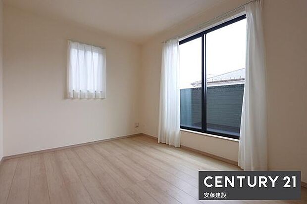 【 子供部屋 / 6帖 】お好きな家具を自由にレイアウトできる広さの洋室お子様にもちょうどいいサイズのお部屋です!