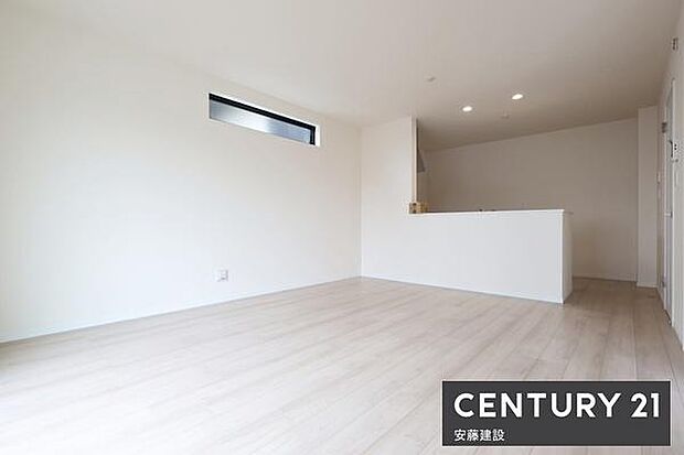 【 リビング / 15帖 】家族みんながゆったりくつろげそうな明るいLDK特定寝室を中心に玄関・浴室・トイレまでのバリアフリー動線を想定した設計!