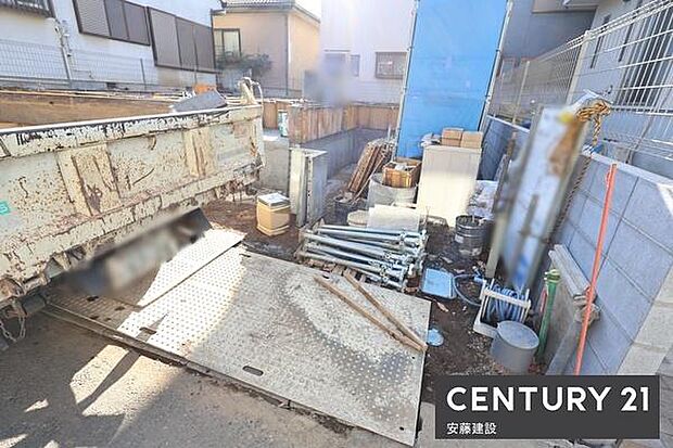 【　駐車場　/　parking　】L字に合計2台駐車可能なスペース※車種制限有