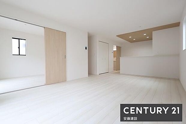 【 リビング / 18.5帖 】家族みんながゆったりくつろげそうなLDK一日の大半を過ごす部屋だからこそ過ごしやすい空間にこだわりたいですね!