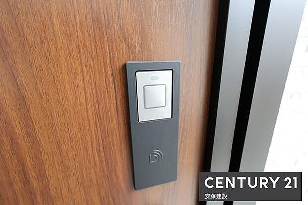 【 設備 】スマートキー完備で荷物が多くても開錠楽ちん!