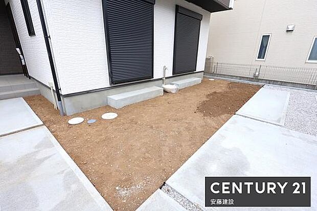 【 庭 / Garden 】物置やお庭としても活用できるスペース