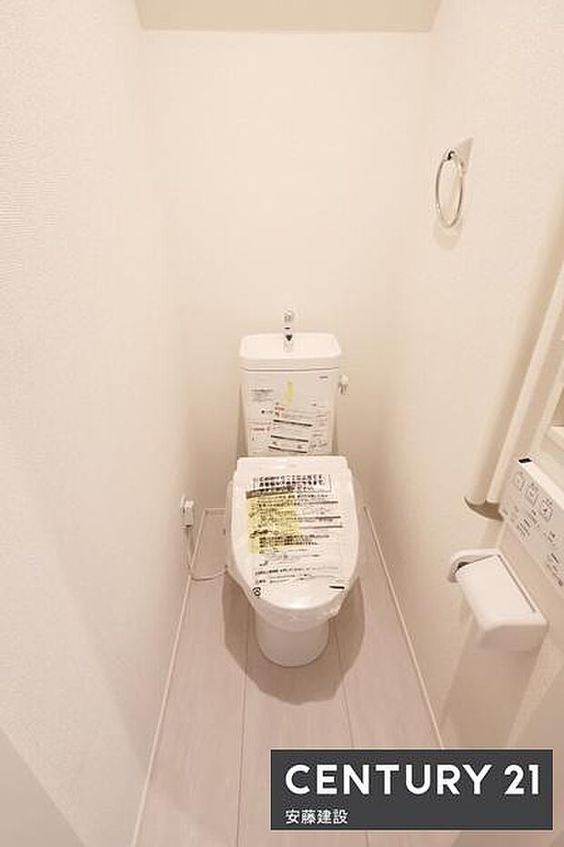 【 トイレ / toilet 】清潔的なウォッシュレット付きトイレ