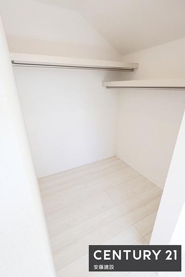 【 WIC 】毎日の洋服選びも楽しめるWIC完備!しっかり収納可能で居住空間を広々と活用できます