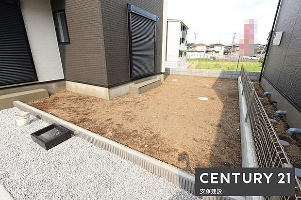 【　庭　/　Garden　】ガーデニングや家庭菜園など楽しみが広がるお庭スペース！お子様やペットと遊べるふれあいの空間にもなります