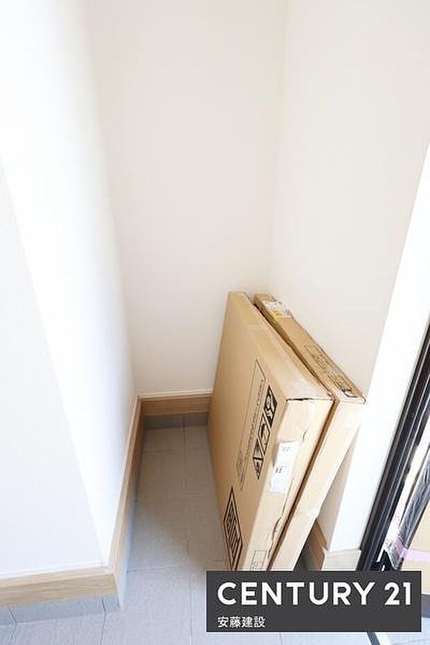 【　SIC　】かさばりやすいベビーカーやアウトドア用品、濡れた雨具もそのまま収納可能なSIC完備