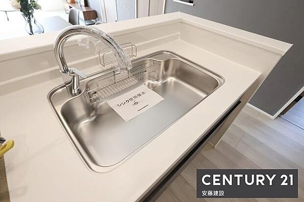 【 タッチレス水栓 】水垂が起きにくいタッチレス水栓を採用