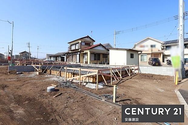 玄関上部に防犯カメラ搭載!スマートキーやTVモニター付きインターホン等の防犯設備も充実の邸宅