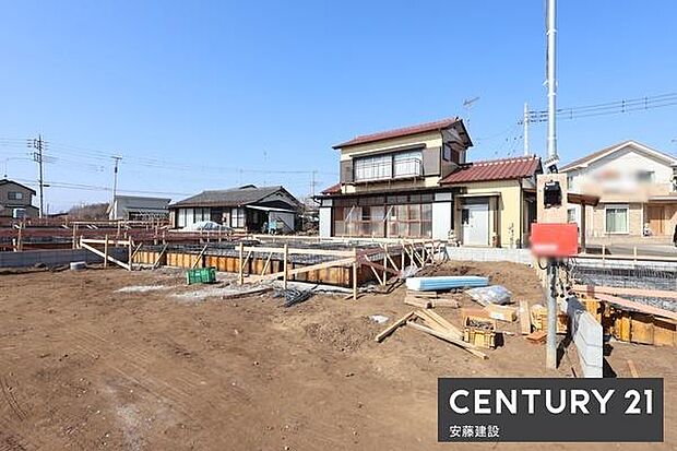 玄関上部に防犯カメラ搭載!スマートキーやTVモニター付きインターホン等の防犯設備も充実の邸宅