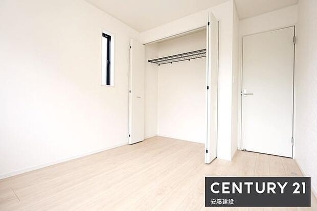 【　子供部屋　/　5.25帖　】お好きな家具を自由にレイアウトできる広さの洋室お子様にもちょうどいいサイズのお部屋です！