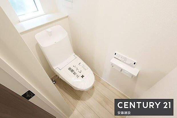 【 トイレ / toilet 】清潔的なウォッシュレット付きトイレ