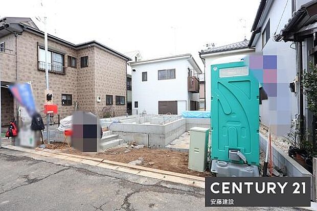 玄関上部に防犯カメラ搭載!スマートキーやTVモニター付きインターホン等の防犯設備も充実の邸宅