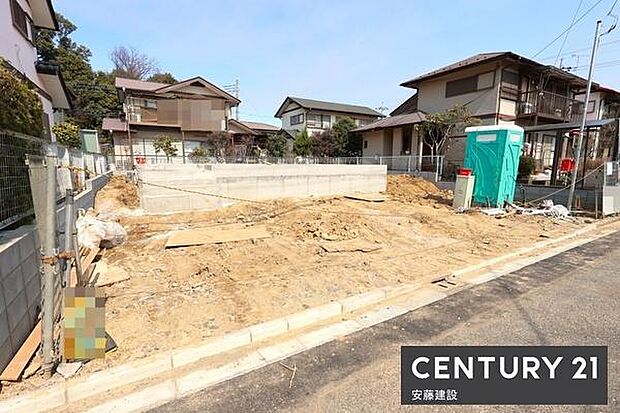 【 駐車場 / parking 】並列駐車3台可能なスペース