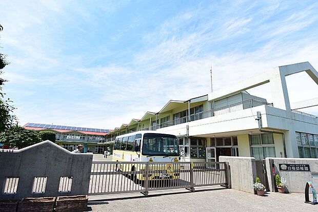 白梅幼稚園まで602m