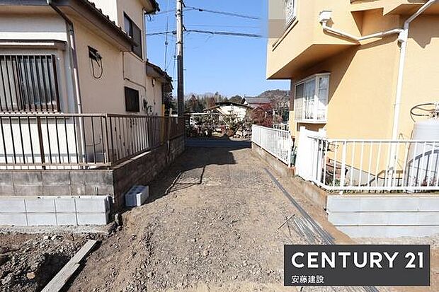 【 駐車場 / parking 】駐車2台可能なスペース