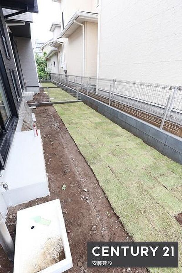 【　庭　/　Garden　】物置やお庭としても活用できるゆとりのスペース