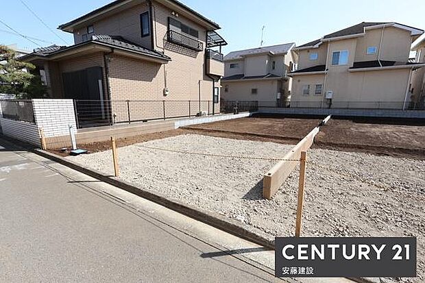 【 駐車場 / parking 】並列2台可能な駐車スペースご夫婦それぞれのお車をお家の前に停めることができます