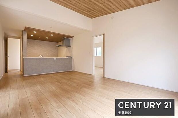 【 リビング / 18帖 】